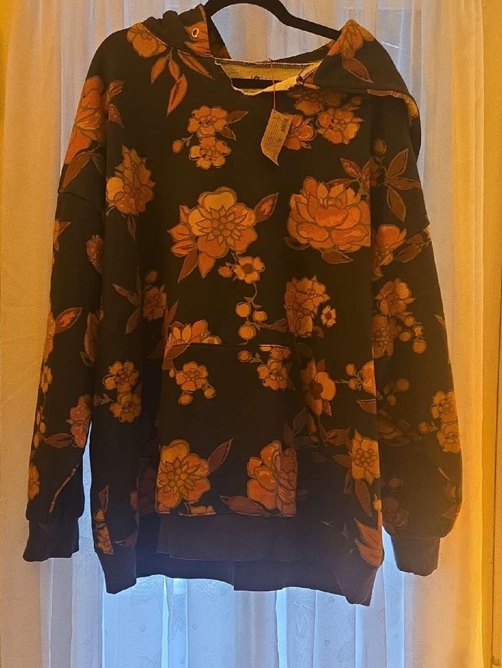 NATURAL LIFE Black and Cream Pullover Hoodie
